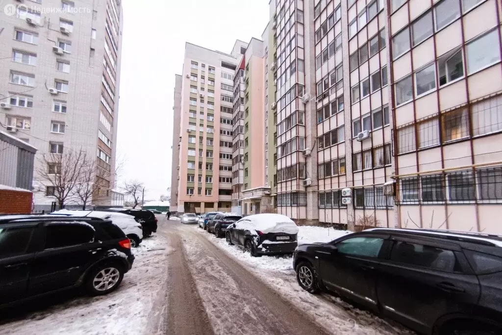 3-комнатная квартира: Саратов, улица имени И.Н. Посадского, 180/198 ... - Фото 2