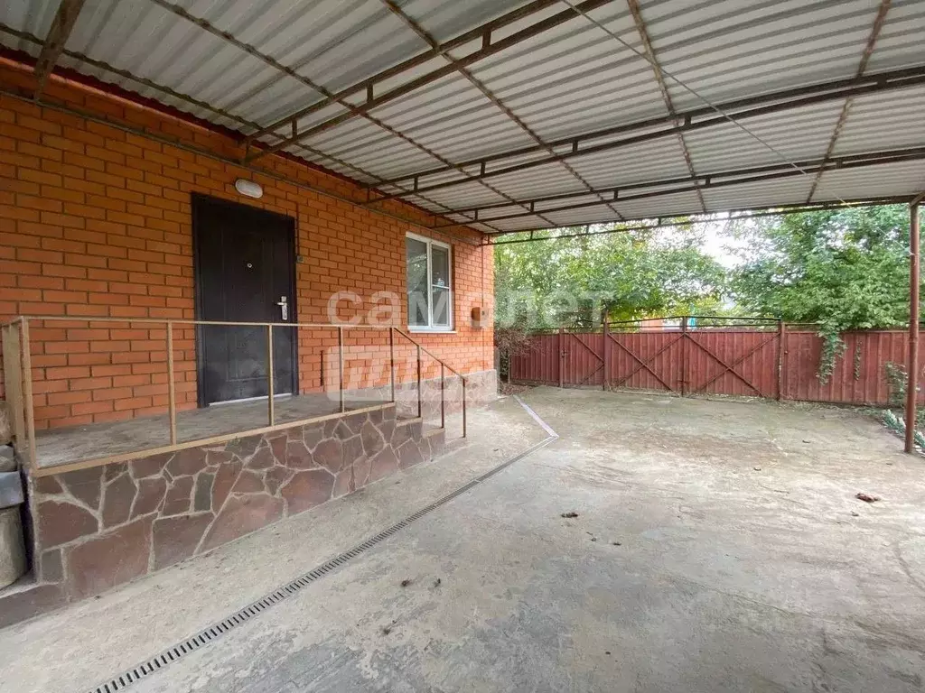 Дом в Краснодарский край, Темрюк Краснодарская ул., 115 (125 м) - Фото 1