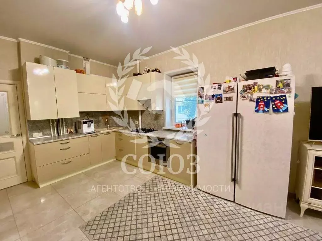 2-к кв. Калужская область, Калуга Высокая ул., 2 (79.0 м) - Фото 1