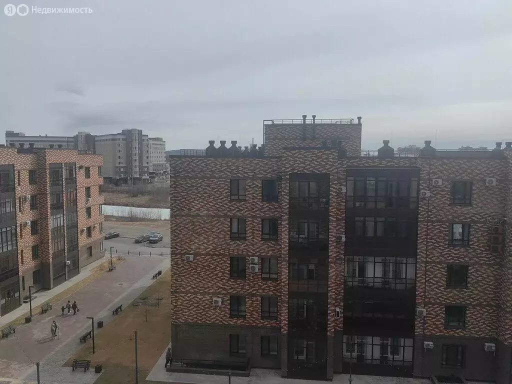 2-комнатная квартира: Абакан, улица Комарова, 7А (65 м) - Фото 0
