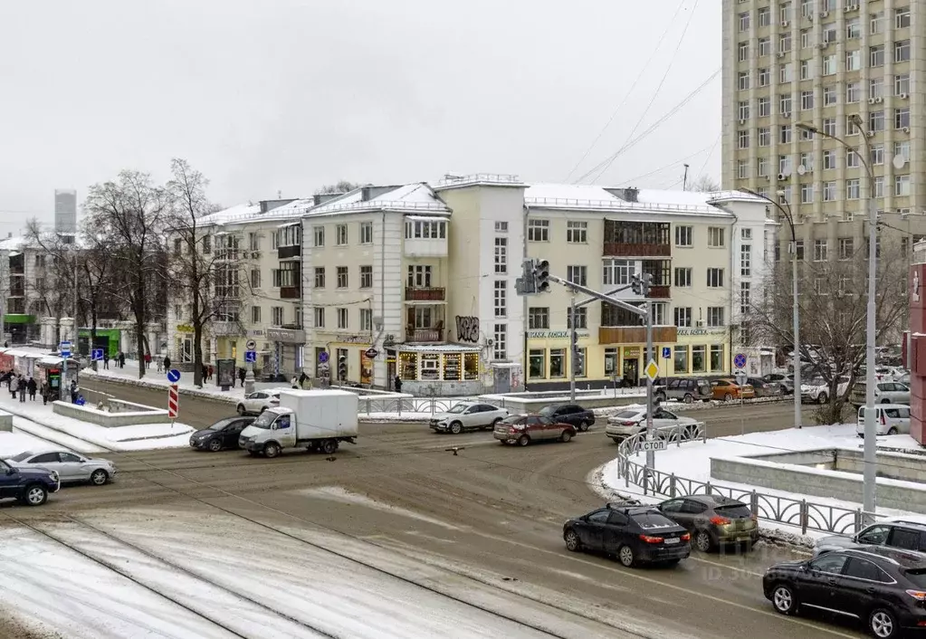 Комната Свердловская область, Екатеринбург просп. Ленина, 83 (36.1 м) - Фото 0