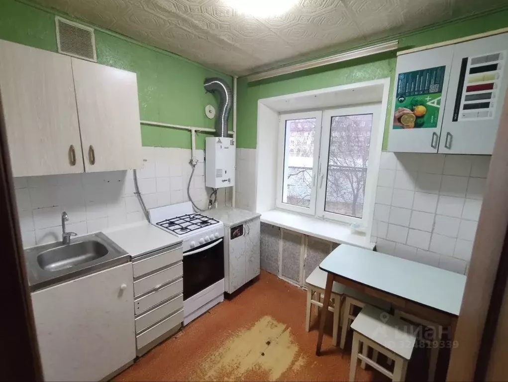 2-к кв. Московская область, Серпухов Российская ул., 38а (40.5 м) - Фото 1