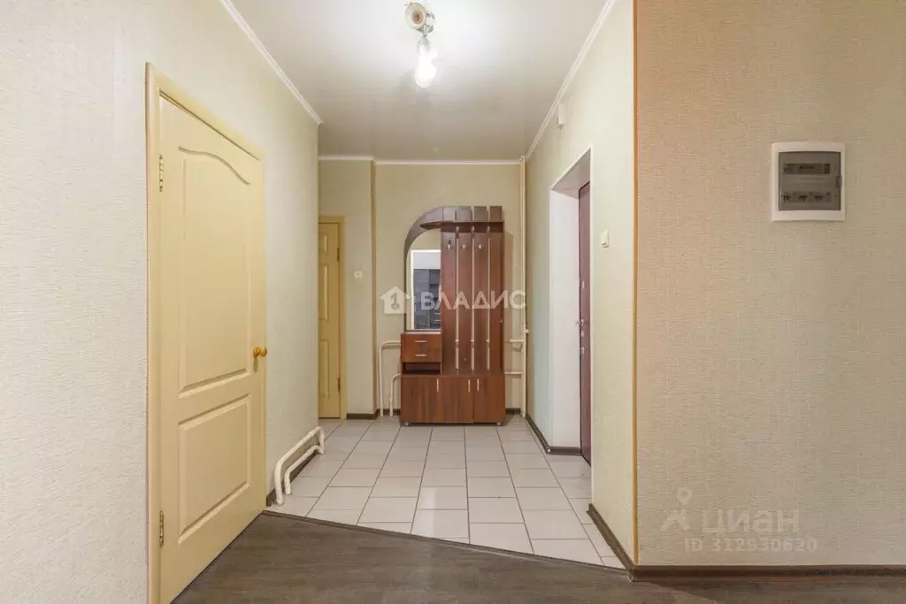 3-к кв. Брянская область, Брянск ул. Крахмалева, 39 (87.9 м) - Фото 0