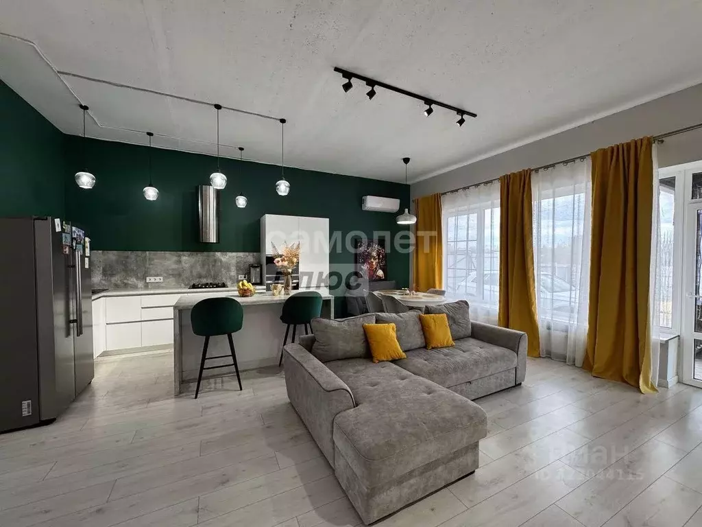 Дом в Волгоградская область, Волгоград Чебоксарский пер., 3 (248 м) - Фото 0