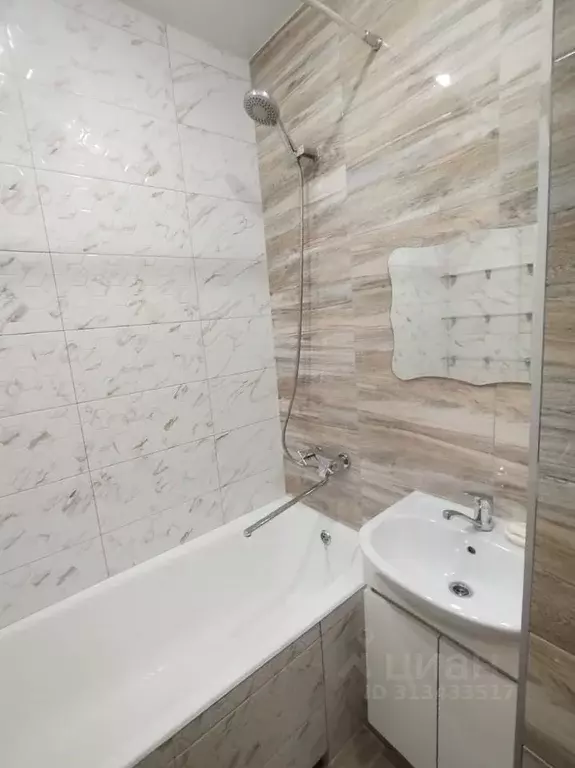 2-к кв. Иркутская область, Иркутск ул. Багратиона, 54/11 (45.0 м) - Фото 1