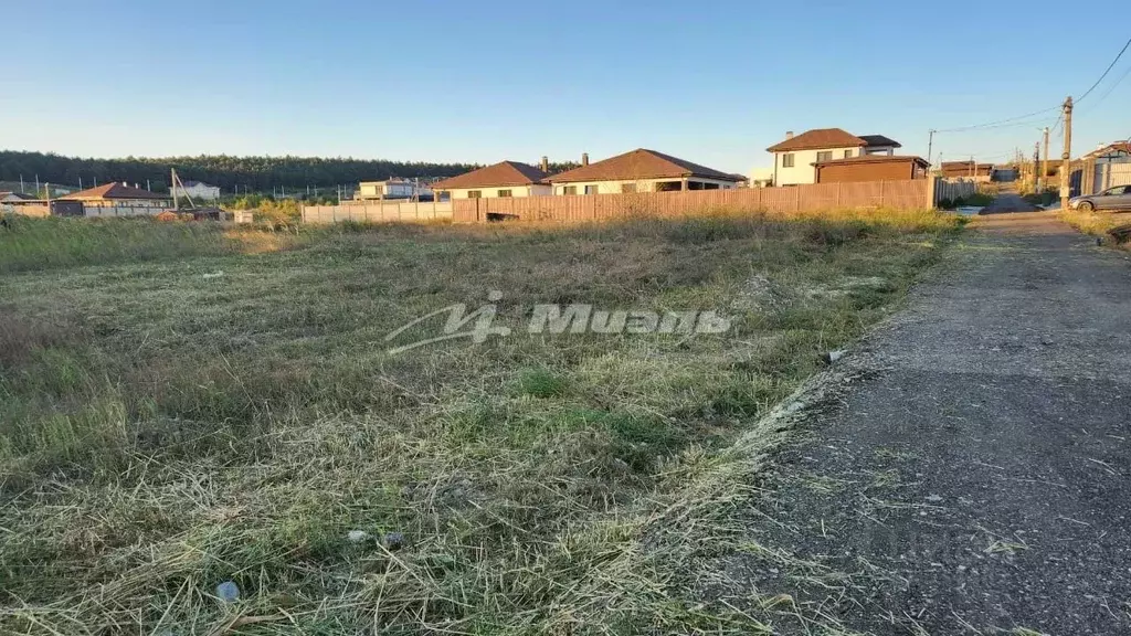 Участок в Крым, Симферопольский район, Трудовское с/пос, с. Денисовка ... - Фото 0