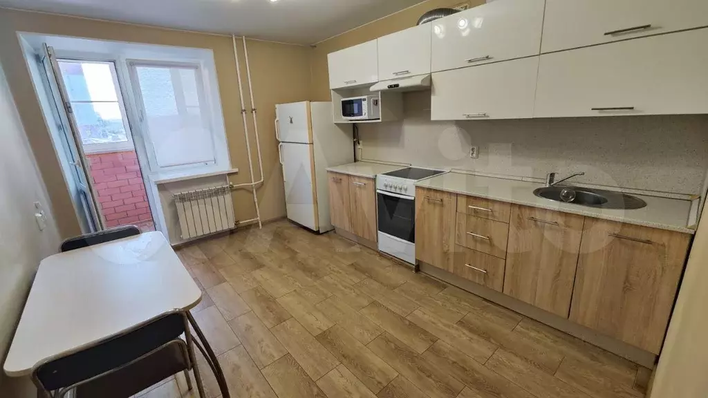 1-к. квартира, 40 м, 1/9 эт. - Фото 1