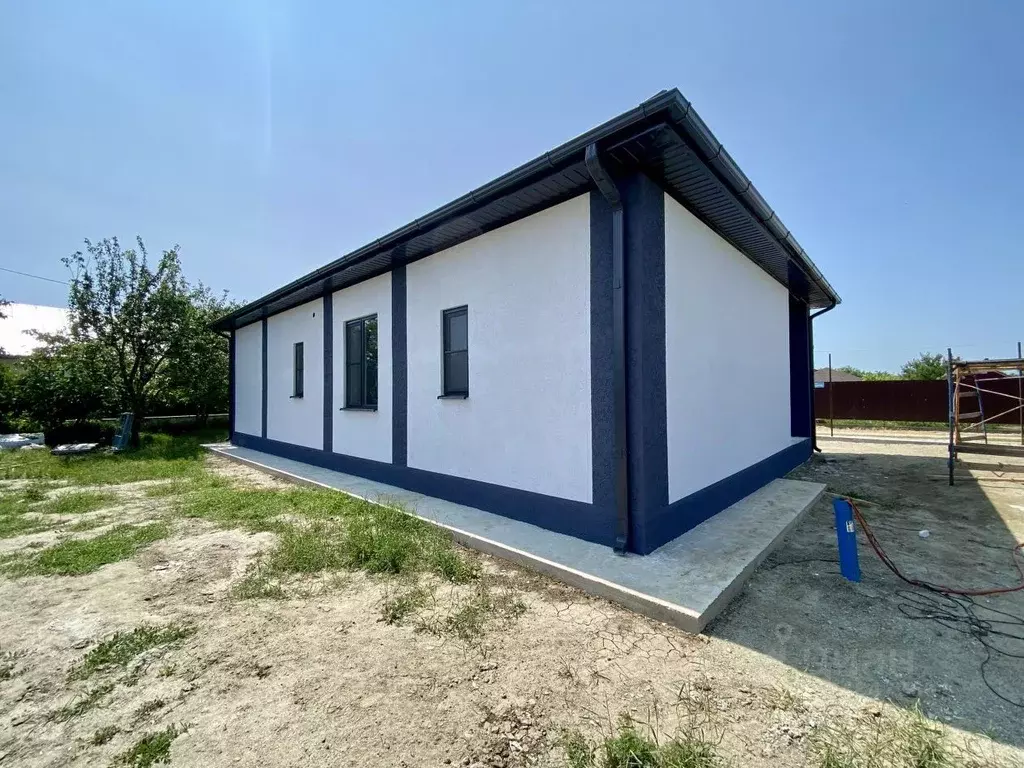 Дом в Краснодарский край, Темрюк ул. Анджиевского (95 м) - Фото 1