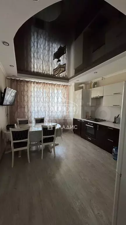 3-к. квартира, 91 м, 3/7 эт. - Фото 0