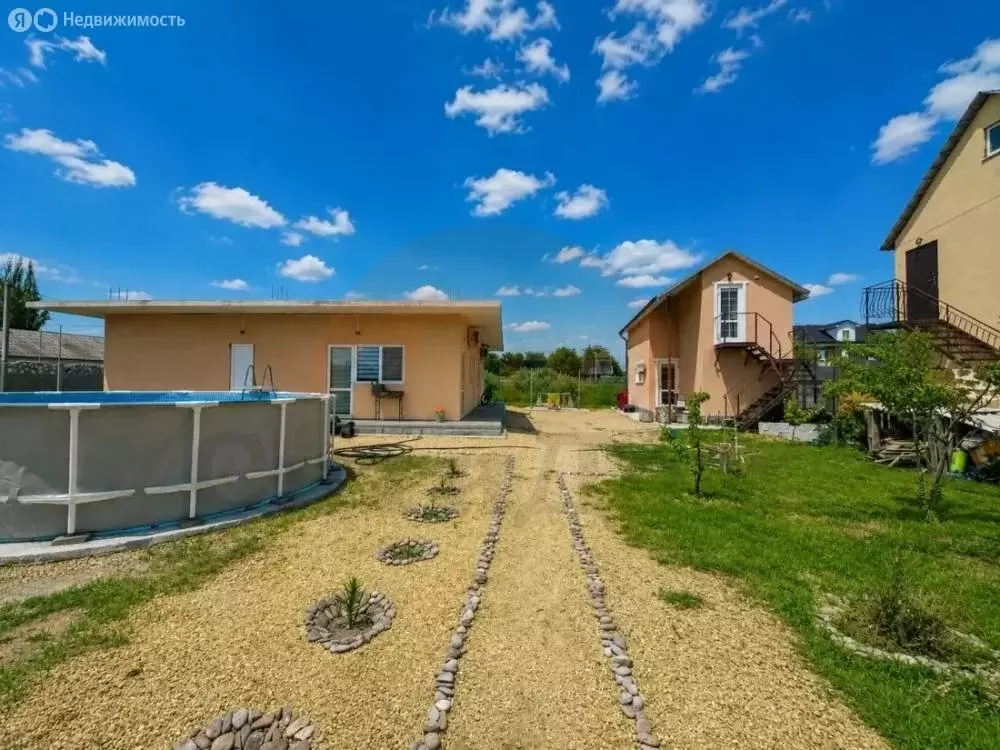 Дом в Новофёдоровка, улица Тимура Апакидзе (180 м) - Фото 1