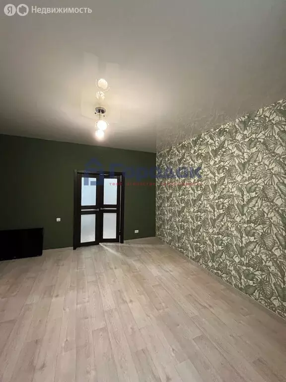 2-комнатная квартира: Каменск-Уральский, Каменская улица, 16 (56.2 м) - Фото 1