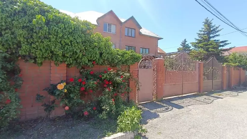 Дом в Краснодарский край, Новороссийск Цемдолина тер., ул. Лесная, 8А ... - Фото 0