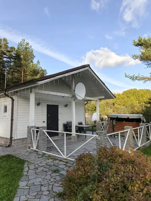 Дом в Ленинградская область, Выборгский район, Каменногорское ... - Фото 1