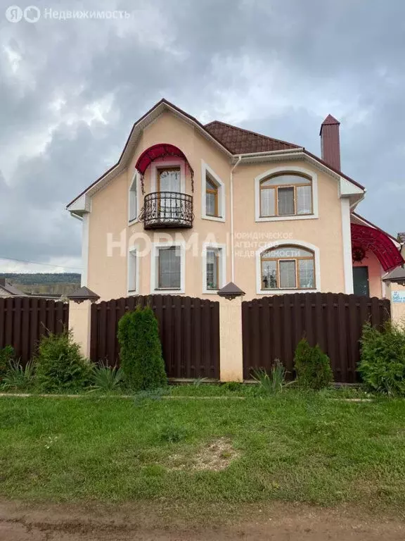 Дом в Октябрьский, Совхозная улица (244.4 м) - Фото 1