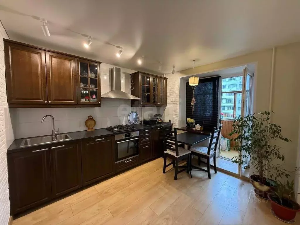 3-к кв. Башкортостан, Уфа ул. Николая Дмитриева, 21/1 (87.7 м) - Фото 1