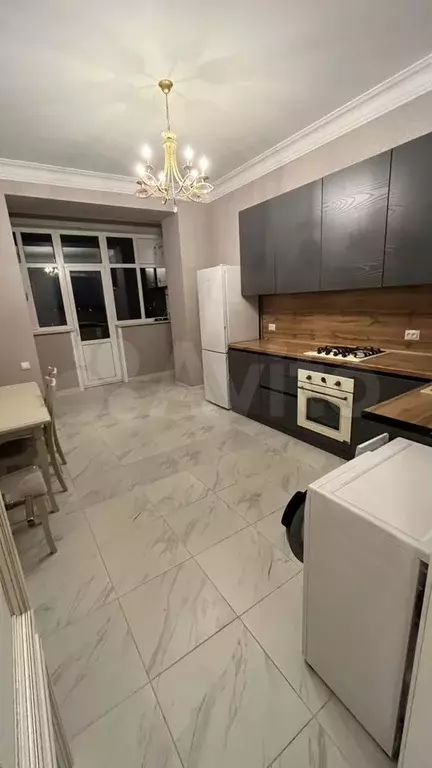 2-к. квартира, 600 м, 2/6 эт. - Фото 0