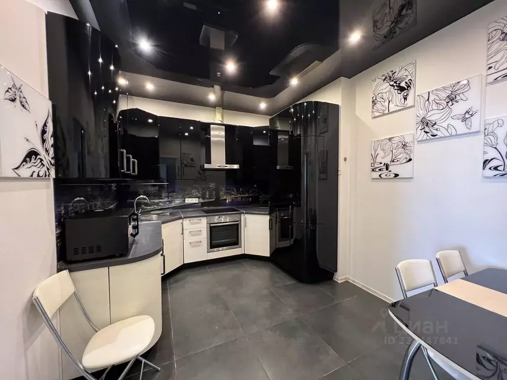 3-к кв. Московская область, Красногорск Ильинское ш., 18 (87.0 м) - Фото 1