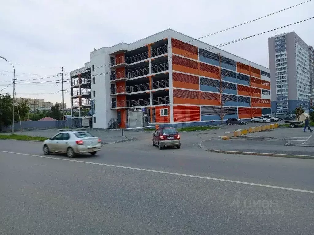 Гараж в Тюменская область, Тюмень Военная ул., 39 (14 м) - Фото 1