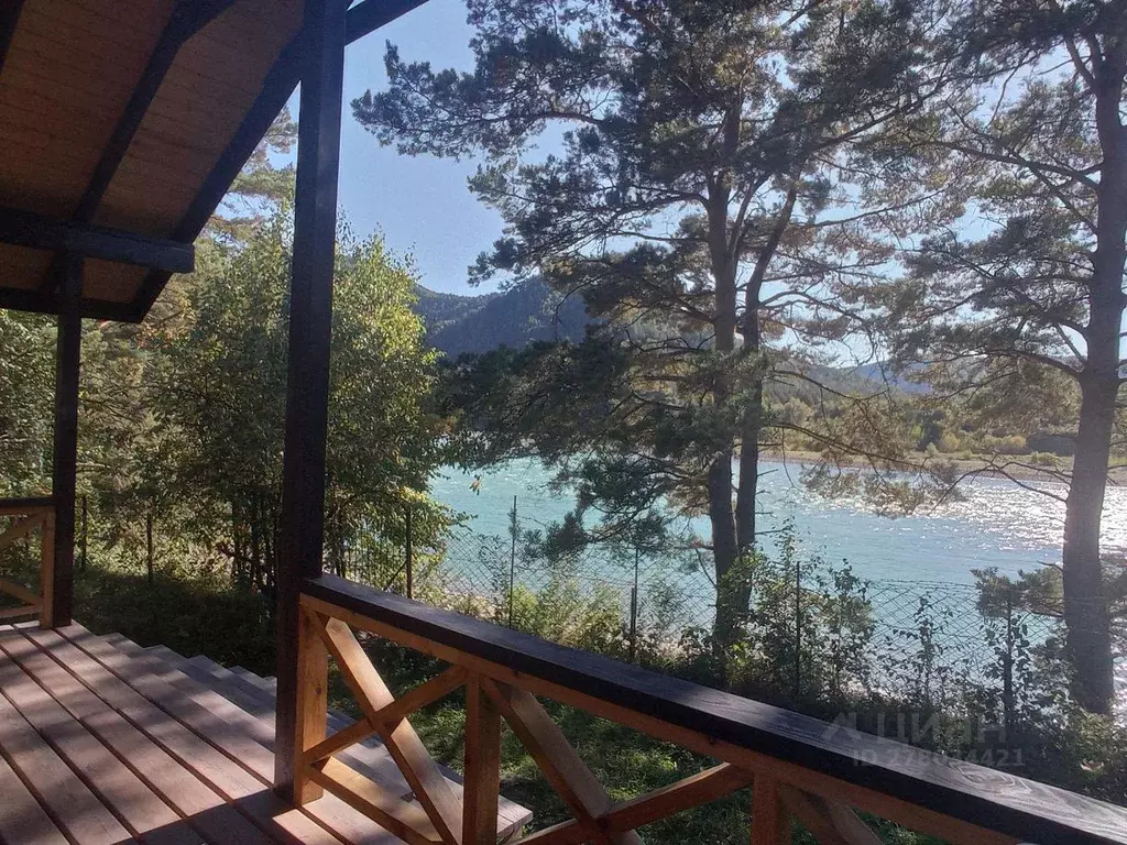 Дом в Алтай, Чемальский район, пос. Усть-Сема ул. Зеленая, 38 (40 м) - Фото 1