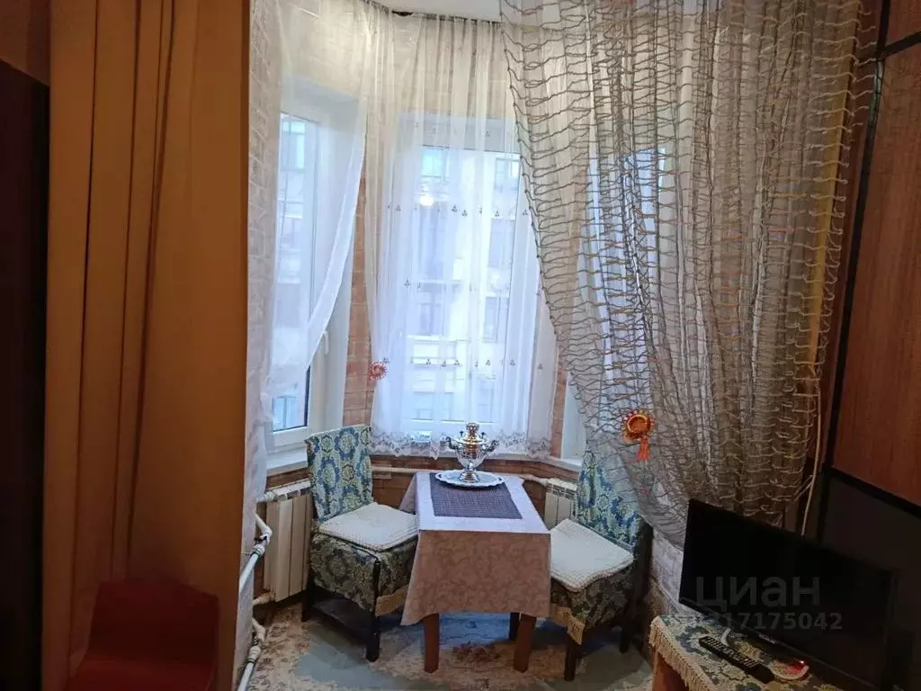 Комната Санкт-Петербург просп. Средний Васильевского острова, 14/45 - Фото 0