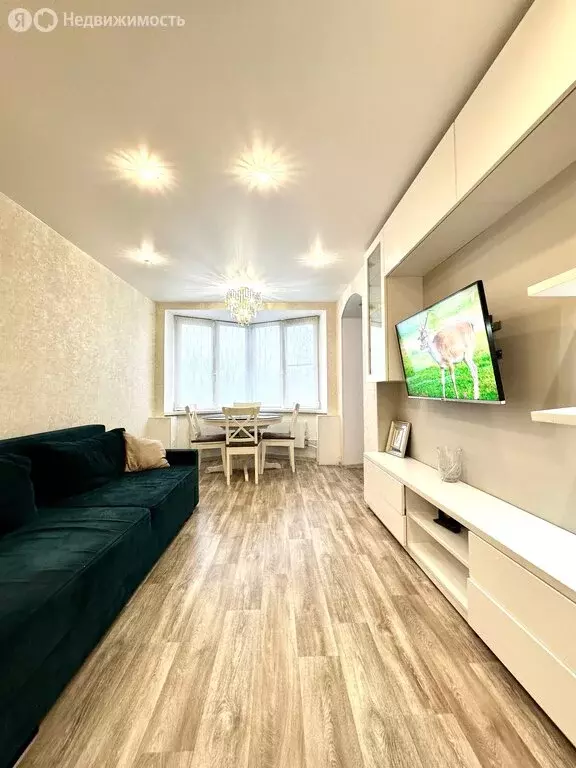 3-комнатная квартира: Гатчина, улица 7-й Армии, 10А (56 м) - Фото 1