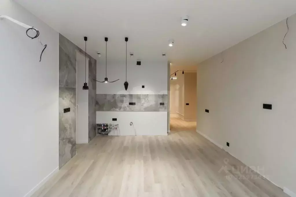 3-к кв. Тюменская область, Тюмень ул. Раушана Абдуллина, 2 (89.9 м) - Фото 1