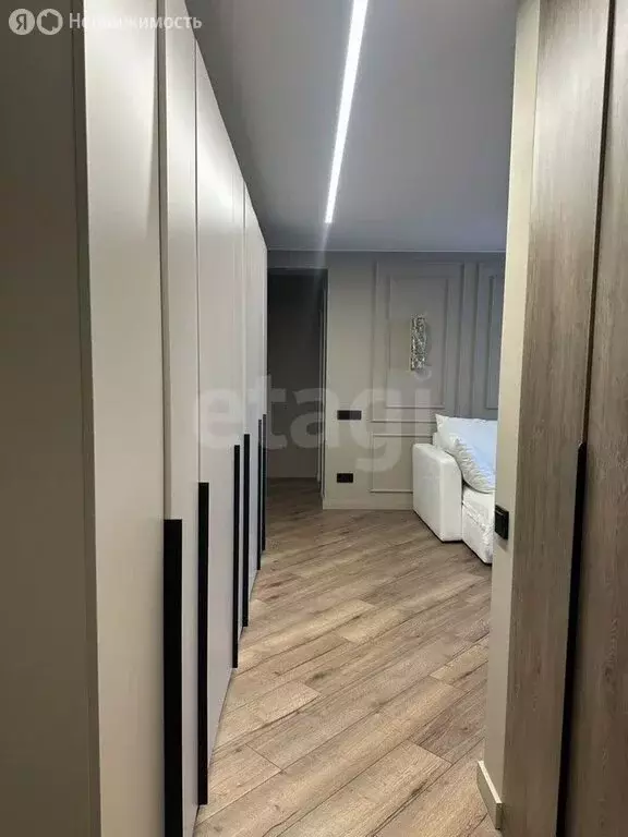 4-комнатная квартира: Пермь, улица Максима Горького, 64 (67.1 м) - Фото 0
