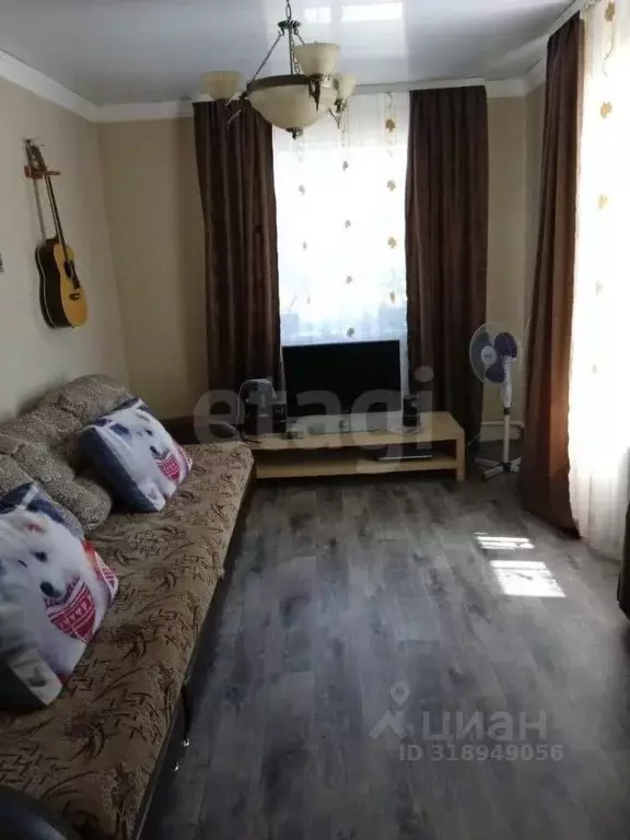 Дом в Омская область, Таврическое рп ул. Совхозная, 25кв2 (61 м) - Фото 1