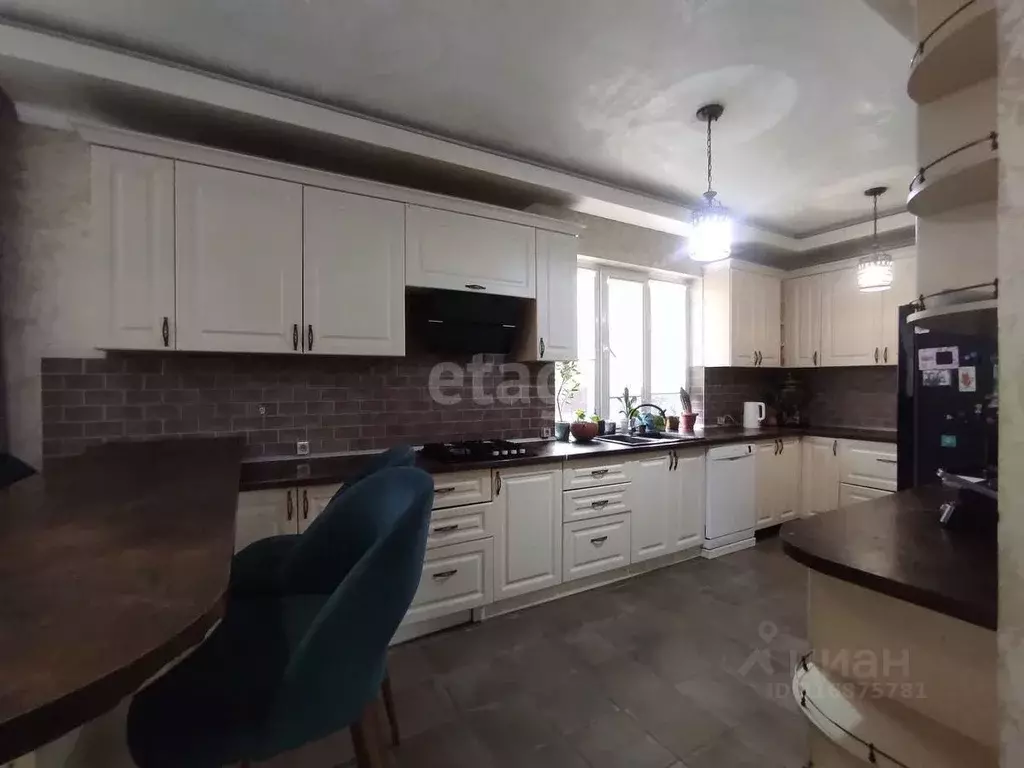 Дом в Ставропольский край, Ессентуки Ореховая ул., 2А (180 м) - Фото 0