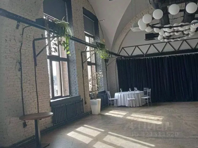 Торговая площадь в Санкт-Петербург ул. Комсомола, 2 (1140 м) - Фото 1