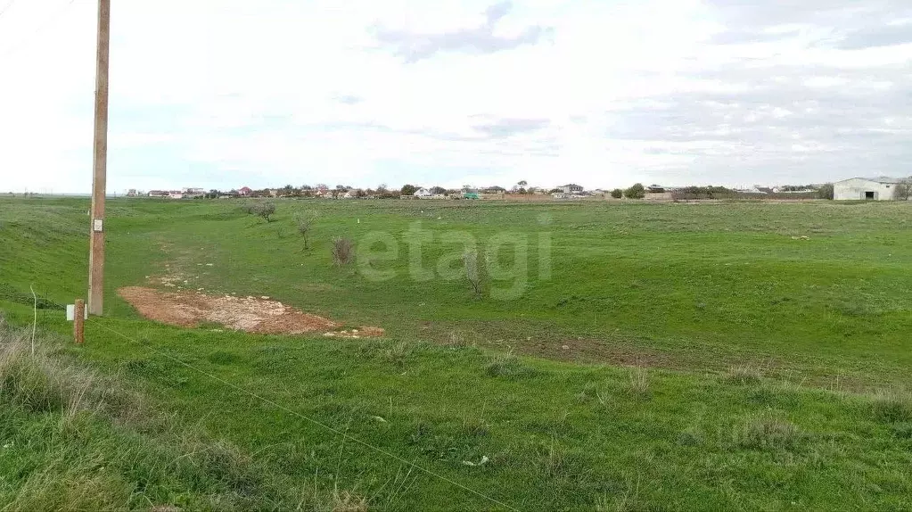 Участок в Крым, Ленинский район, Семисотское с/пос, с. Каменское ул. ... - Фото 1