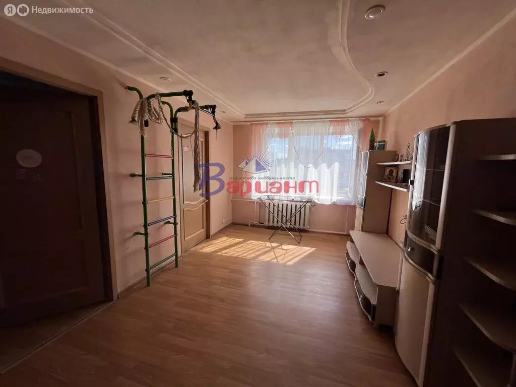 4-комнатная квартира: Чебаркуль, улица 9 Мая, 36 (60.9 м) - Фото 1