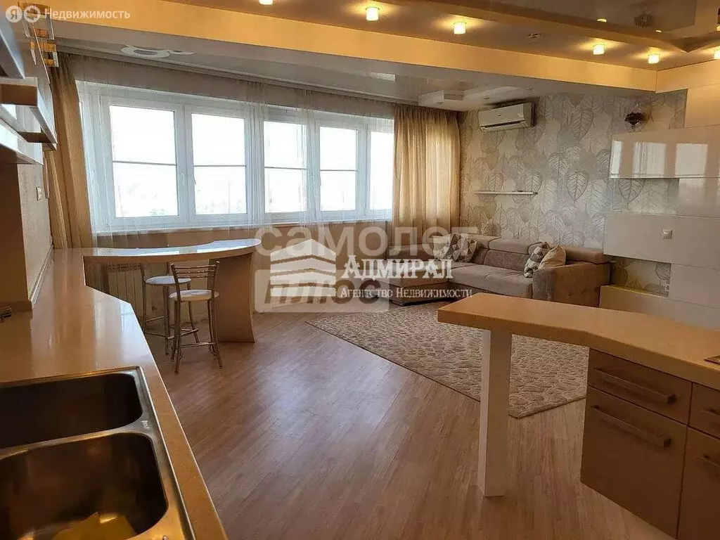 3-комнатная квартира: Ростов-на-Дону, улица Петрашевского, 36 (104 м) - Фото 0
