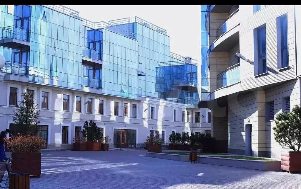 Квартира-студия, 65 м, 5/5 эт. - Фото 0