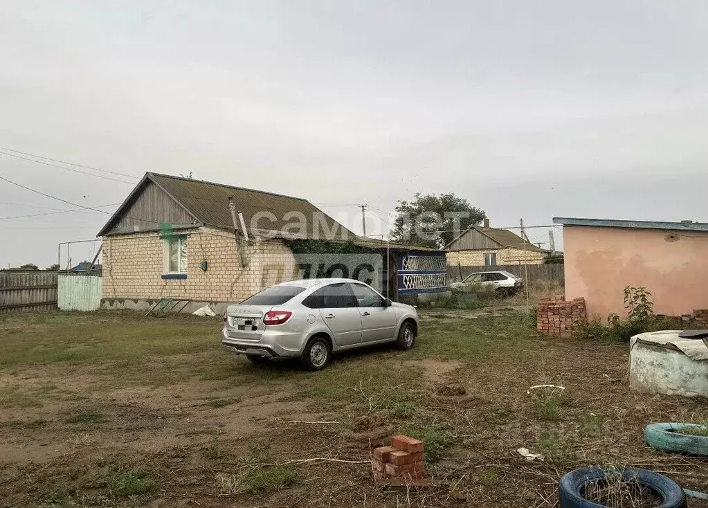 Дом в Калмыкия, Яшкульский район, Уттинское с/мо, пос. Утта ул. ... - Фото 1