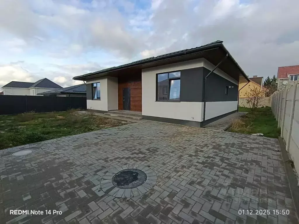 Дом в Крым, Симферопольский район, Молодежное пгт ул. Земляничная (140 ... - Фото 1