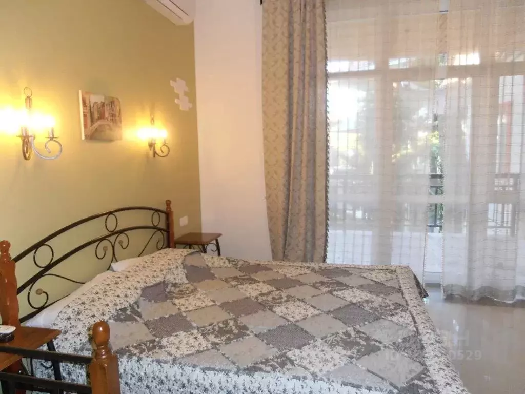 1-к кв. Крым, Алупка ул. Имени Братьев Говыриных, 20 (29.0 м) - Фото 0