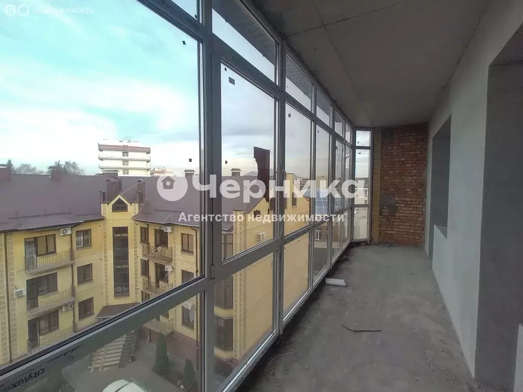 Квартира-студия: Ессентуки, улица 60 лет Победы, 7 (101.7 м) - Фото 2