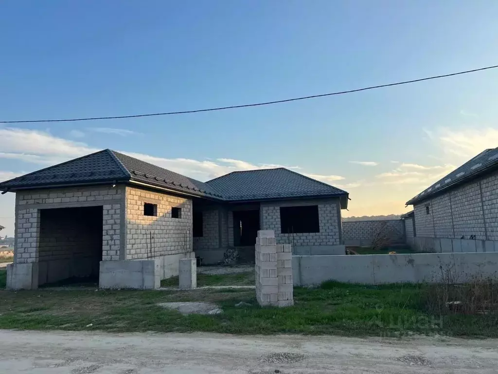 Дом в Чеченская республика, Грозный ул. Вайнахская, 196 (200 м) - Фото 1