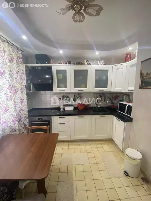 3-комнатная квартира: Москва, улица Адмирала Лазарева, 30 (84 м) - Фото 0
