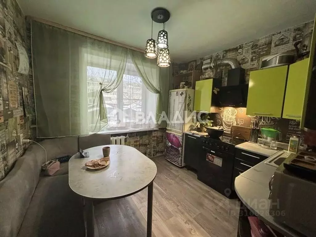 2-к кв. Бурятия, Улан-Удэ ул. Строителей, 40 (48.3 м) - Фото 0