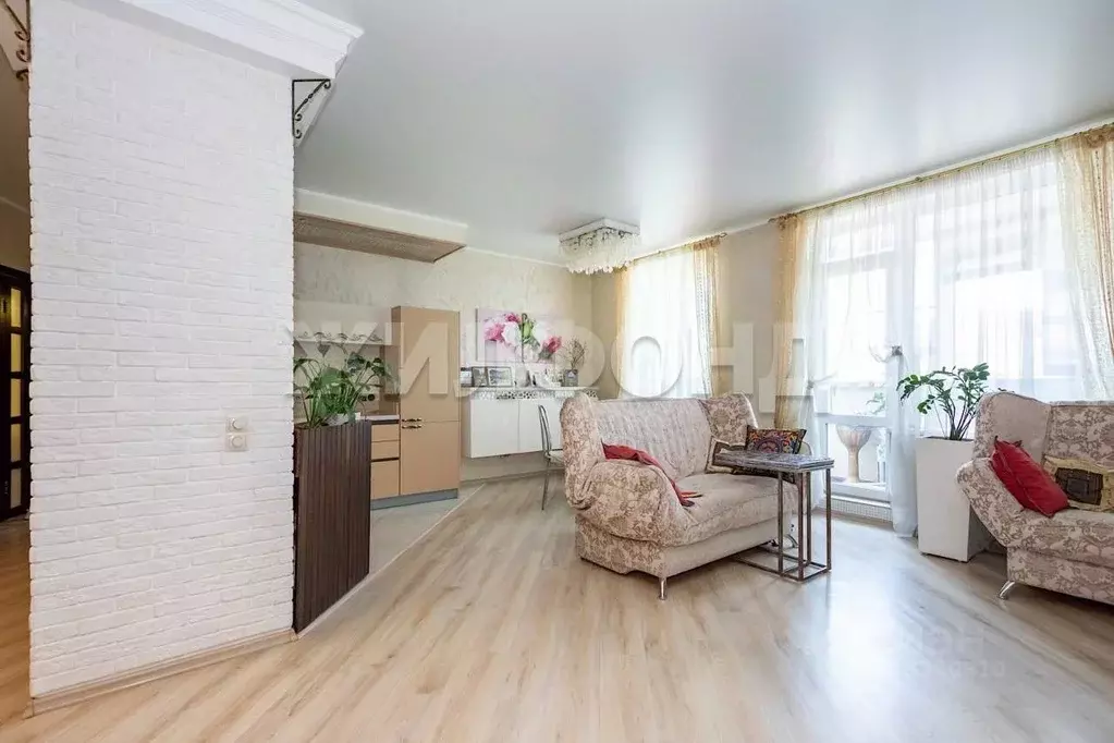 2-к кв. Новосибирская область, Новосибирск ул. Галущака, 15 (61.8 м) - Фото 1