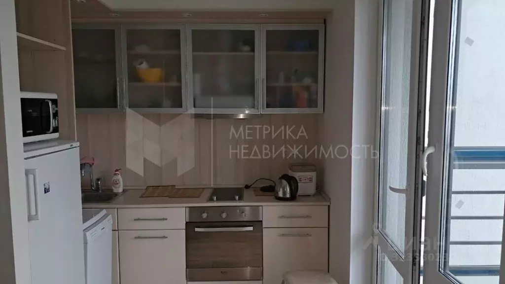 Студия Тюменская область, Тюмень ул. Ю.-Р.Г. Эрвье, 24к1 (30.0 м) - Фото 1