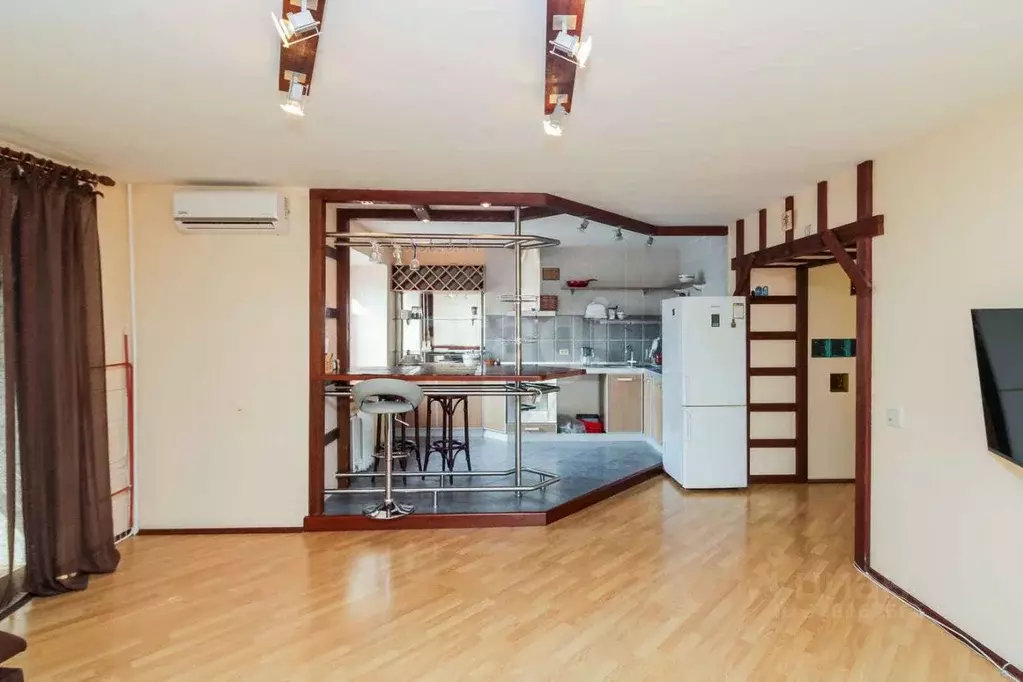 1-к кв. Тюменская область, Тюмень ул. 50 лет Октября, 3к1 (48.0 м) - Фото 2