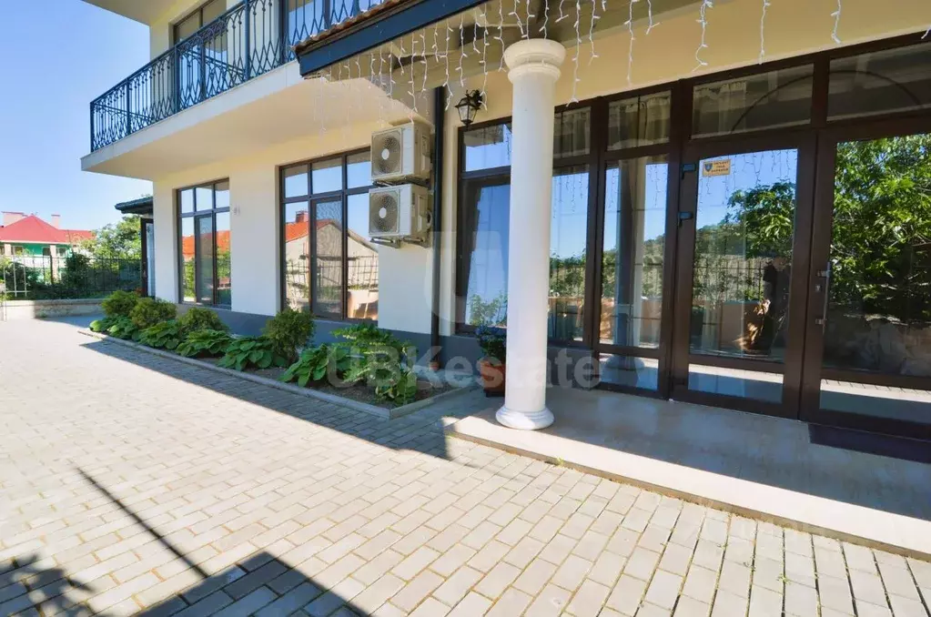 Дом в Крым, Алушта муниципальный округ, с. Лазурное ул. Слуцкого, 10 ... - Фото 1