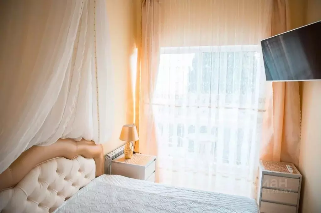 Дом в Крым, Ялта ул. Дражинского, 32кв1 (300 м) - Фото 1
