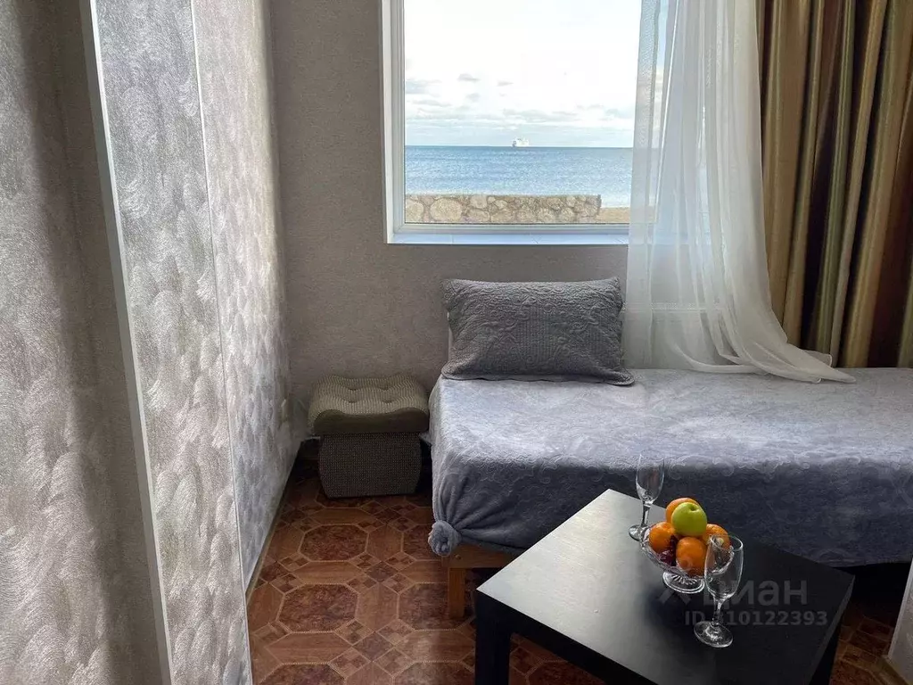 Комната Крым, Феодосия наб. Черноморская, 28 (17.0 м) - Фото 1