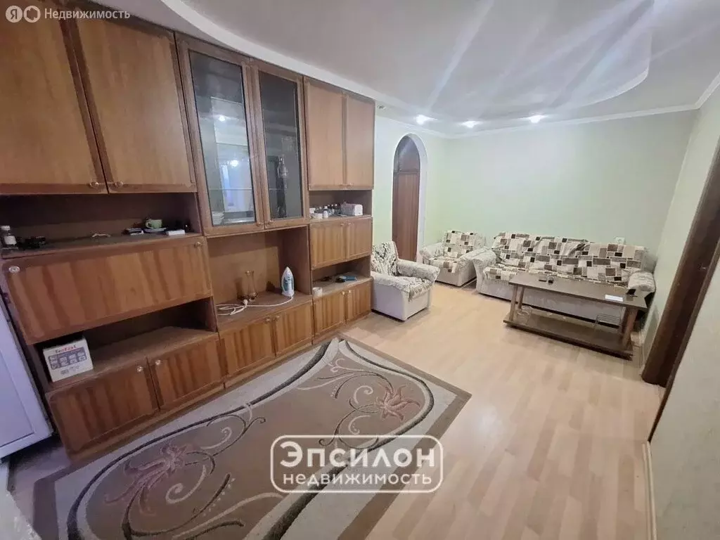 3-комнатная квартира: Курск, улица Чернышевского, 8 (60.9 м) - Фото 2