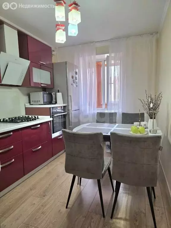 3-комнатная квартира: Альметьевск, улица Шевченко, 138 (82.2 м) - Фото 1