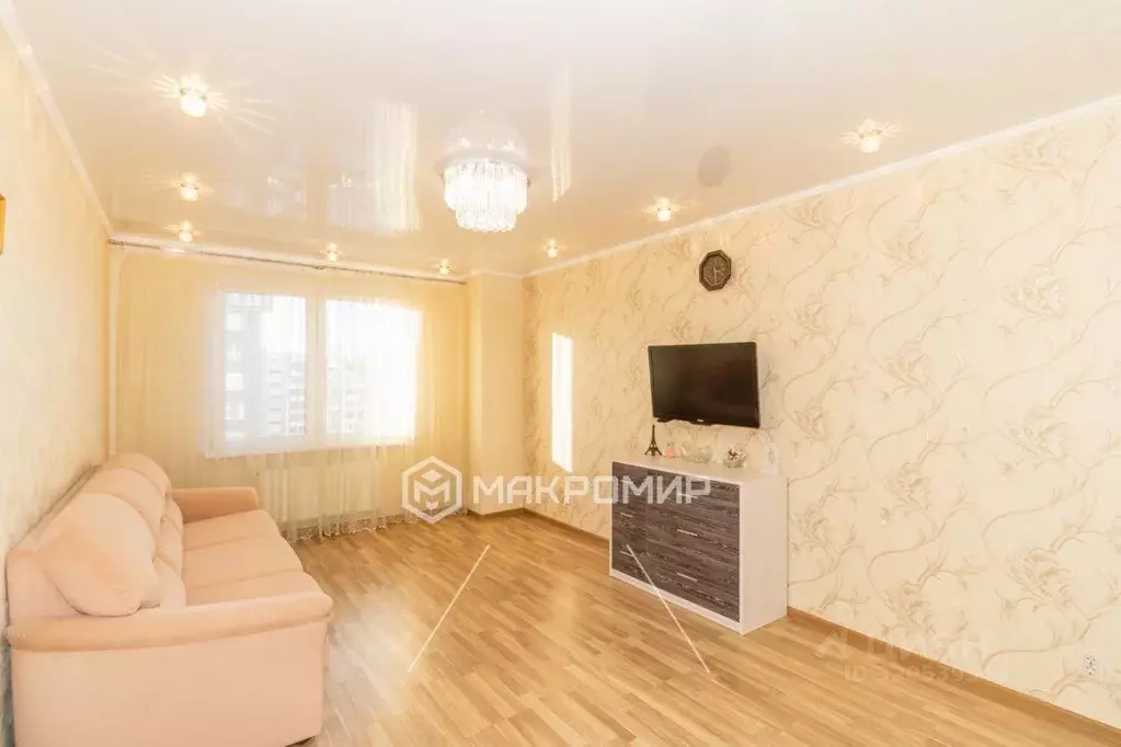 1-к кв. Челябинская область, Челябинск ул. Братьев Кашириных, 72 (46.9 ... - Фото 0